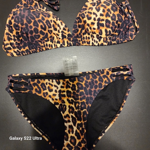 Swimsuit - Picture 10 of 14